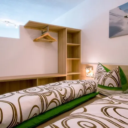 Mirjam Apartment *