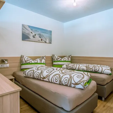 Mirjam Apartment *